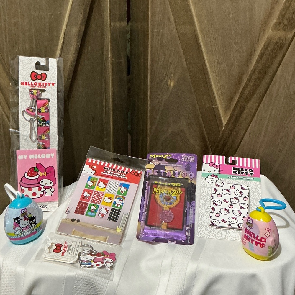 NIP Hello Kitty 7pc Bundle Lanyard Keychain Collage 2 Bag Charms Compact Mirror